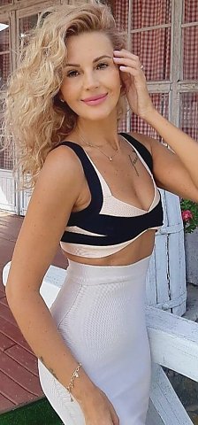 Iryna Izmir 1906956
