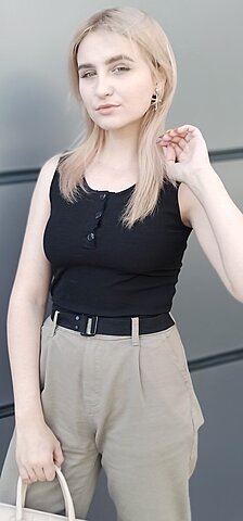 Anna Luhansk 976320