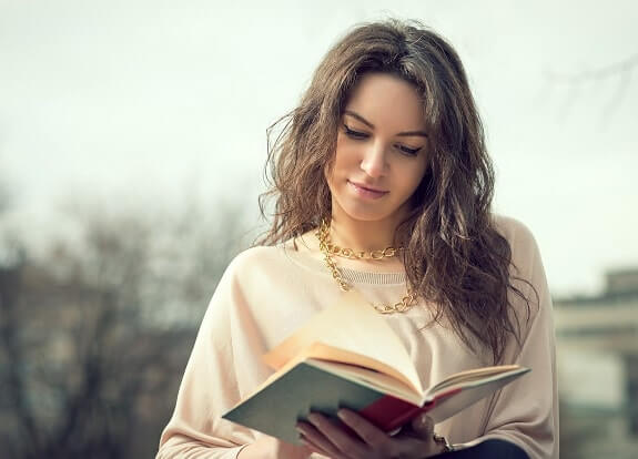 girl-reading